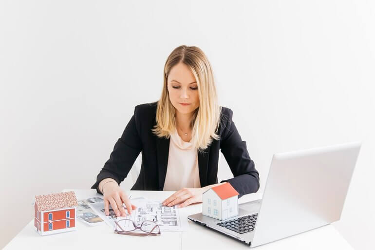 real estate assistant