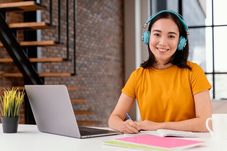 real estate assistant