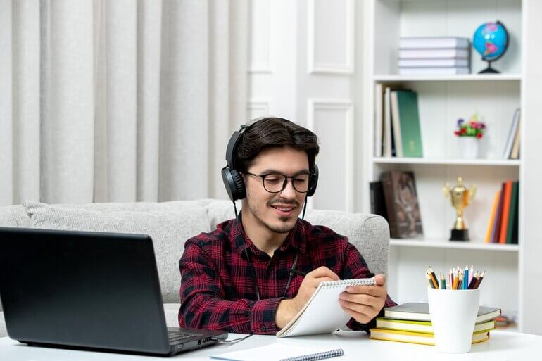 real estate assistant