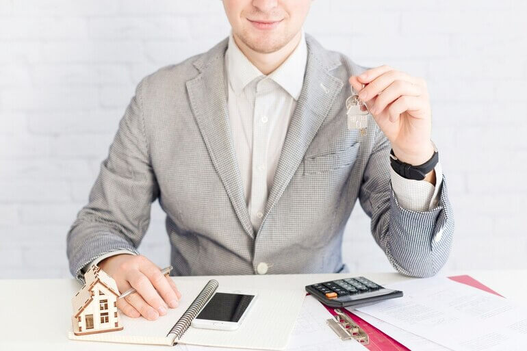 real estate agents in detroit