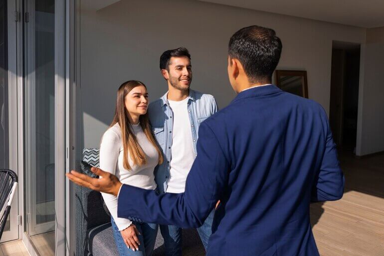 real estate brokers in Lansing
