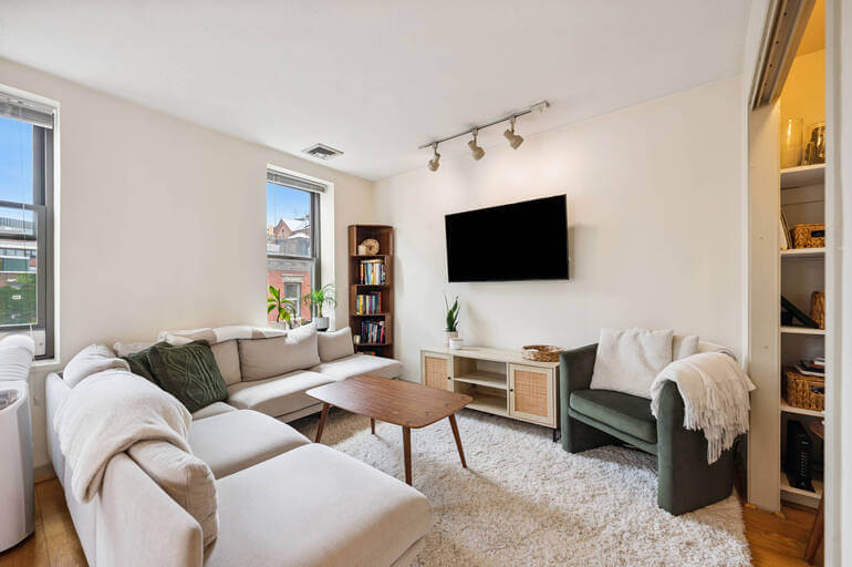 AI Real Estate Photo Editing by AgentUp