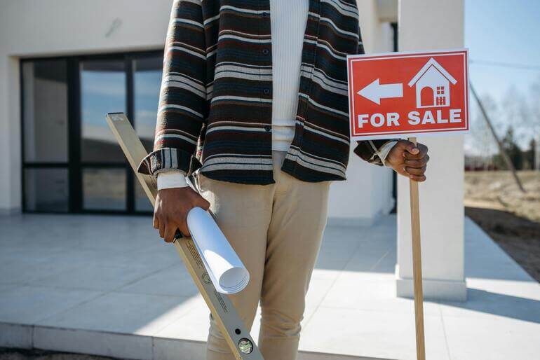 Bottom Line: Is the Real Estate Market Collapsing?